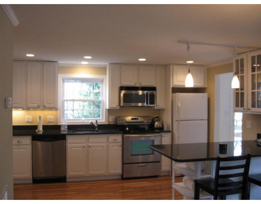 14 West Side Road Milton, MA 02186 - Photo 1 of 19 Gallery Image 1