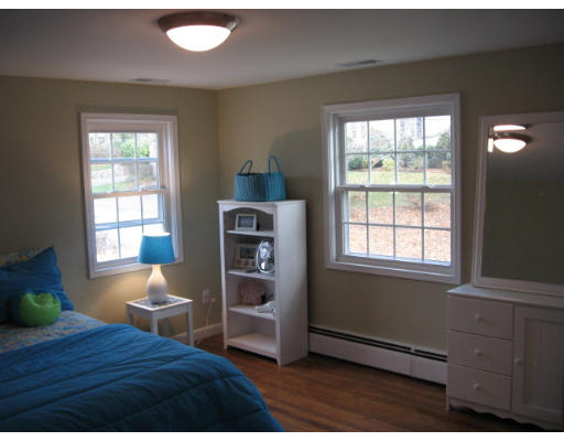 14 West Side Road Milton, MA 02186 - Photo 15 of 19 Gallery Image 15