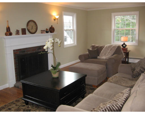 14 West Side Road Milton, MA 02186 - Photo 7 of 19 Gallery Image 7