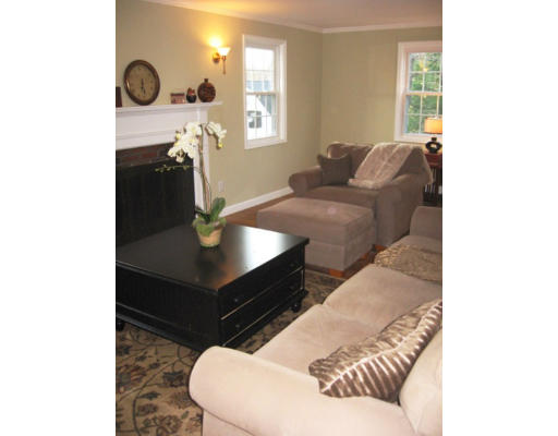 14 West Side Road Milton, MA 02186 - Photo 8 of 19 Gallery Image 8