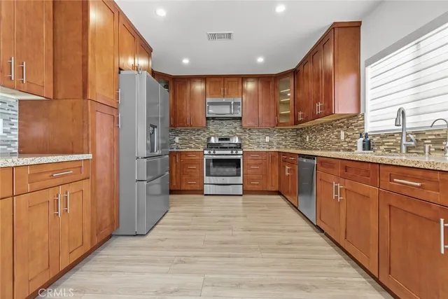 $5,000 | 7911 Fulton Avenue, North Hollywood, CA 91605