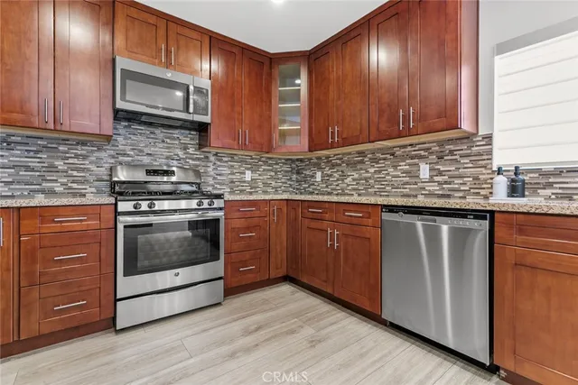 $5,000 | 7911 Fulton Avenue, North Hollywood, CA 91605