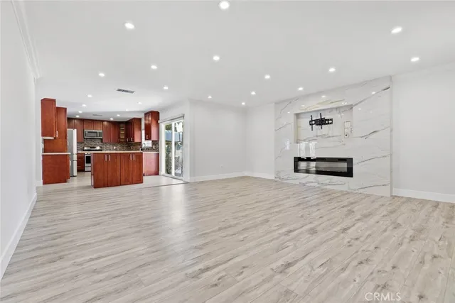 $5,000 | 7911 Fulton Avenue, North Hollywood, CA 91605