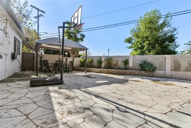 $5,000 | 7911 Fulton Avenue, North Hollywood, CA 91605