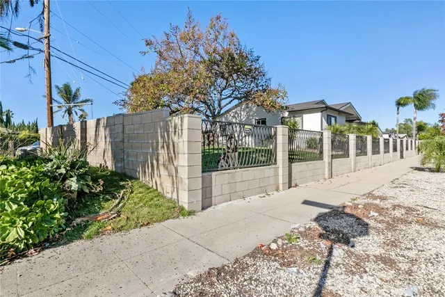 $5,000 | 7911 Fulton Avenue, North Hollywood, CA 91605