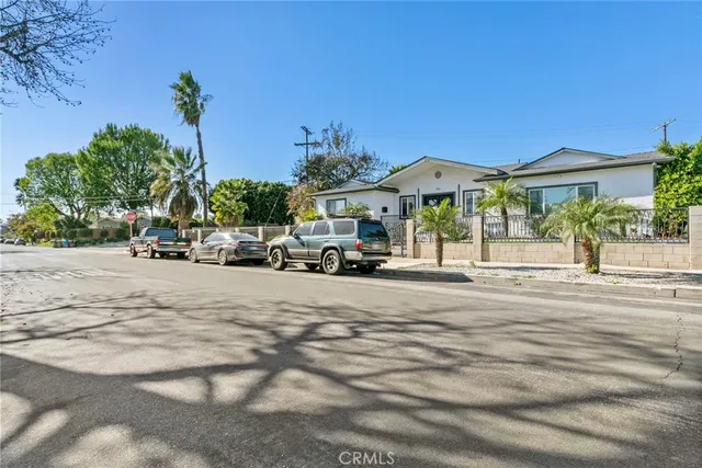 $5,000 | 7911 Fulton Avenue, North Hollywood, CA 91605