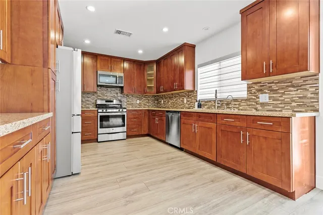 $5,000 | 7911 Fulton Avenue, North Hollywood, CA 91605