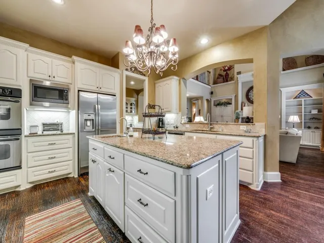 $880,000 | 6470 Hunters Parkway, Frisco, TX 75035