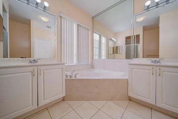 $4,100 | 15339 Southwest 32nd Terrace, Miami, FL 33185