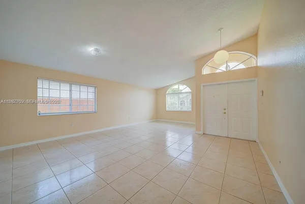 $4,100 | 15339 Southwest 32nd Terrace, Miami, FL 33185