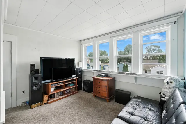 $154,900 | 506 South Detroit Street, Warsaw, IN 46580