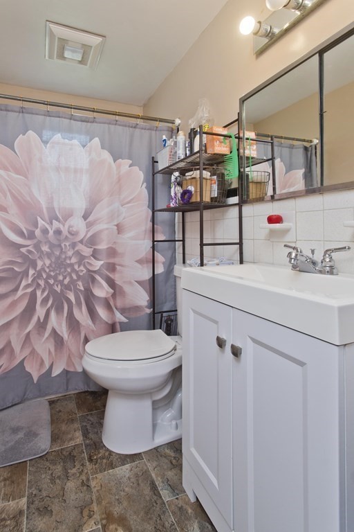 112 Clark Street Chicopee, MA 01013 - Photo 11 of 14