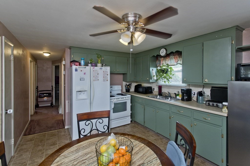 112 Clark Street Chicopee, MA 01013 - Photo 7 of 14