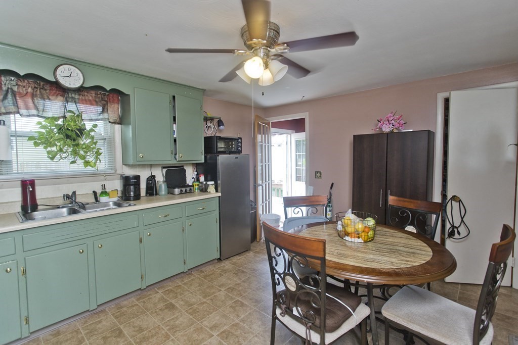 112 Clark Street Chicopee, MA 01013 - Photo 10 of 14