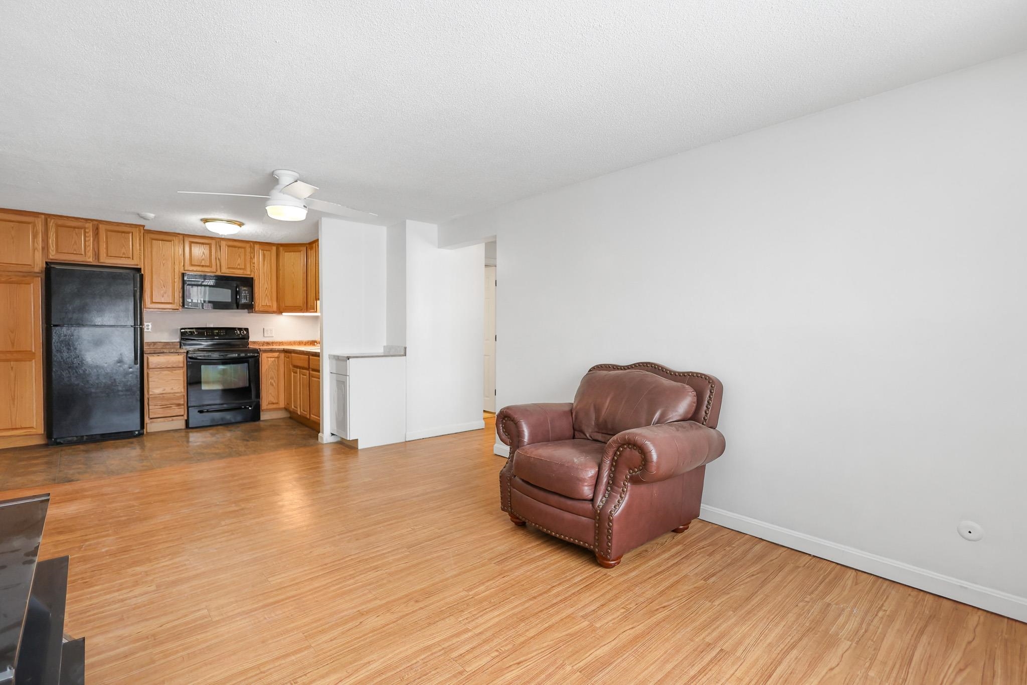 99 Cluff Crossing Road, Unit E2 Salem, NH 03079 - Photo 7 of 18 Gallery Image 7