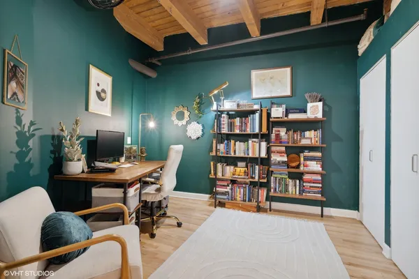 $535,000 | 612 North Oakley Boulevard, Unit 112, Chicago, IL 60612