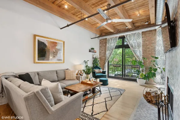 $535,000 | 612 North Oakley Boulevard, Unit 112, Chicago, IL 60612