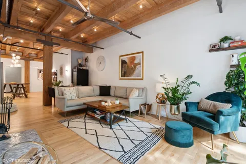$535,000 | 612 North Oakley Boulevard, Unit 112, Chicago, IL 60612