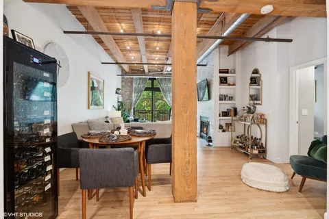 $535,000 | 612 North Oakley Boulevard, Unit 112, Chicago, IL 60612