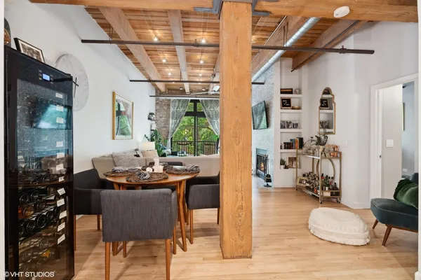 $535,000 | 612 North Oakley Boulevard, Unit 112, Chicago, IL 60612
