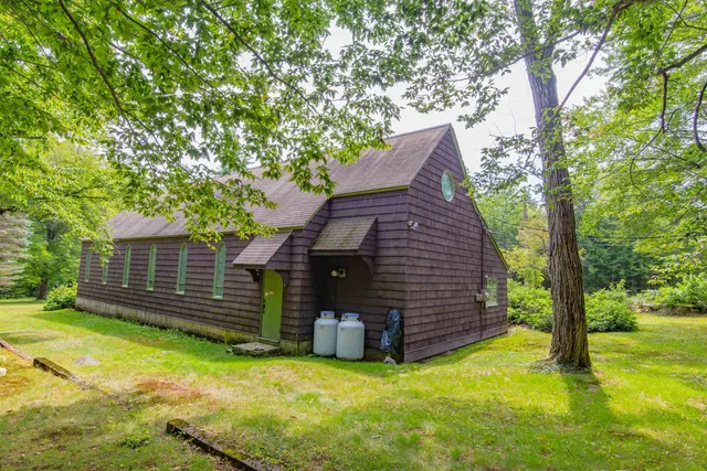 $350,000 | 948 Gardner Hill Road, Tamworth, NH 03886