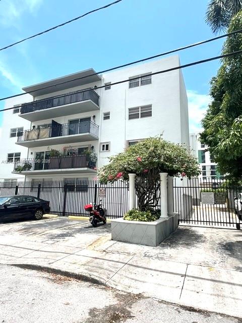 444 Southwest 4th Street, Unit 404 Miami, FL 33130 - Photo 4 of 27