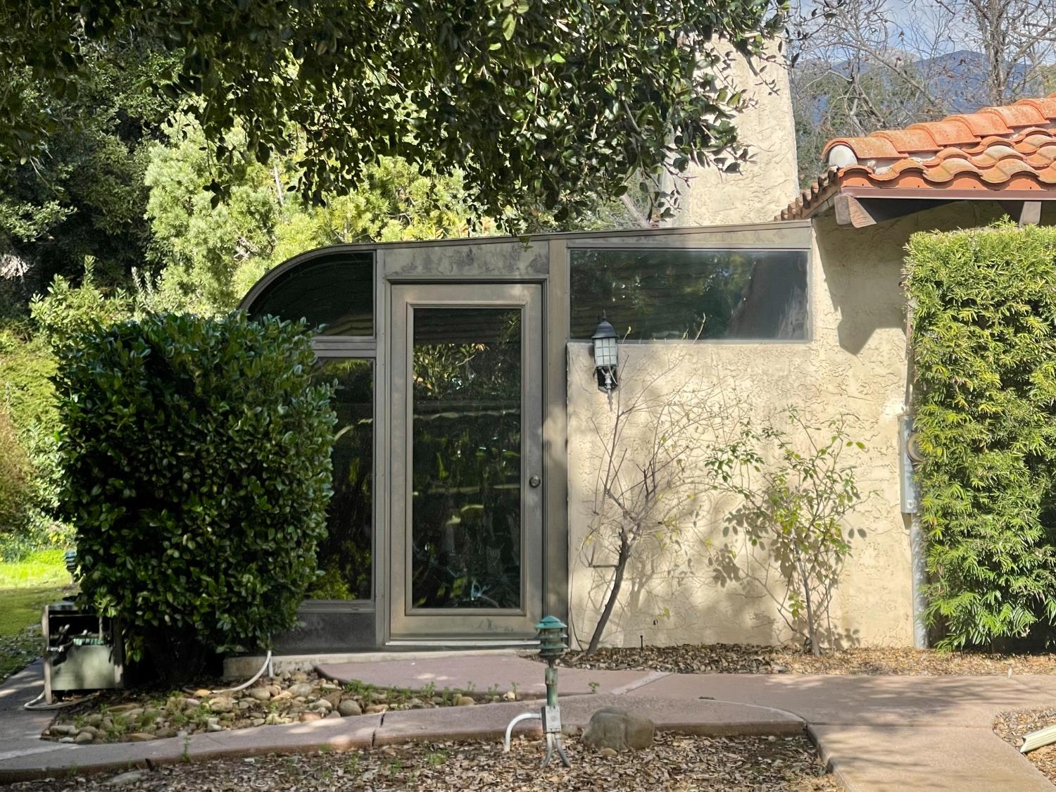 205 Pirie Road, Unit 64 Ojai, CA 93023 - Photo 24 of 33 Outside access to solarium