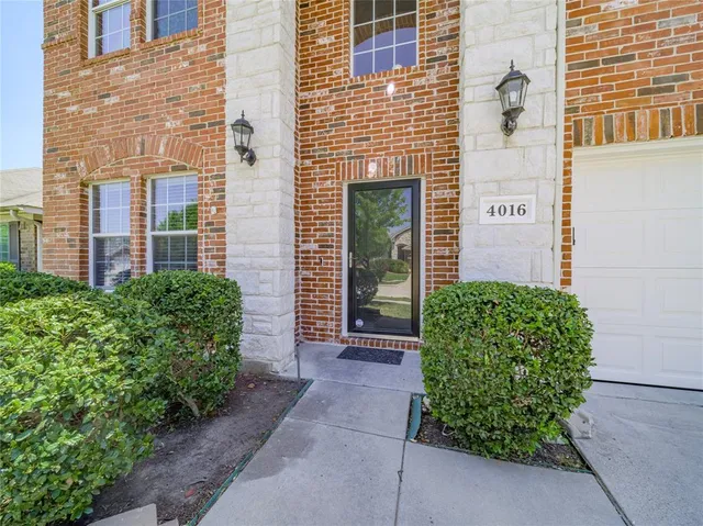 $350,000 | 4016 Summerhill Lane, Fort Worth, TX 76244