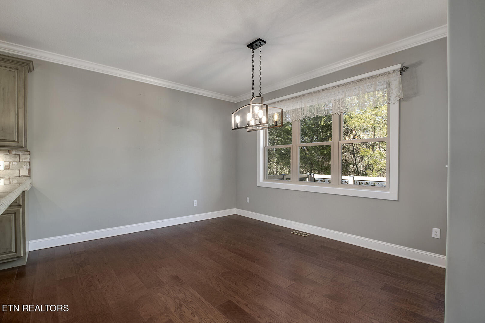 109 Gado Way Loudon, TN 37774 - Photo 17 of 56 17_109 Gado Way_Breakfast01