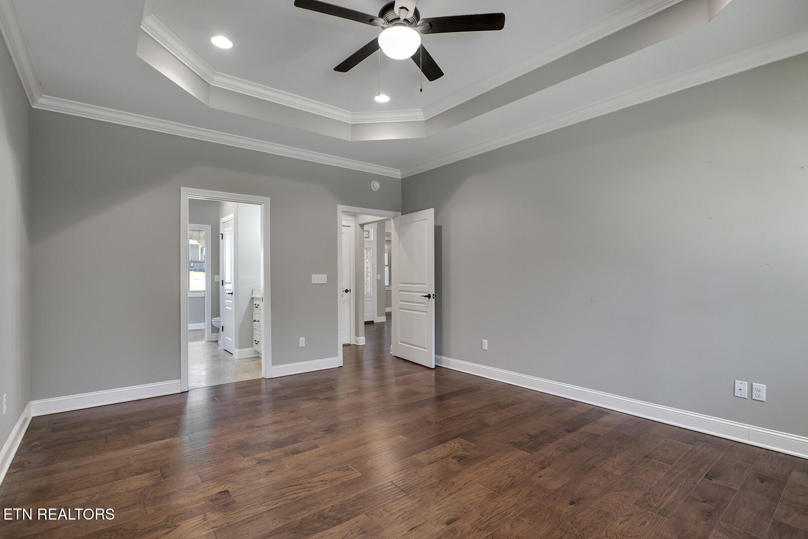 109 Gado Way Loudon, TN 37774 - Photo 30 of 56 30_109 Gado Way_MasterBedroom02