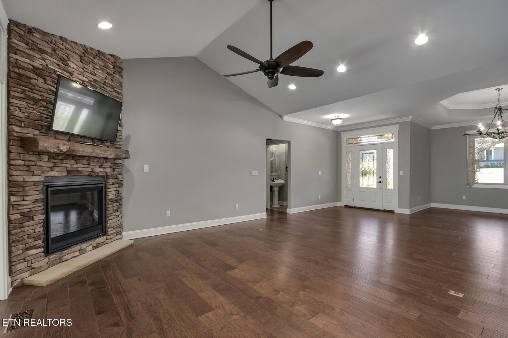 109 Gado Way Loudon, TN 37774 - Photo 6 of 56 06_109 Gado Way_Living02