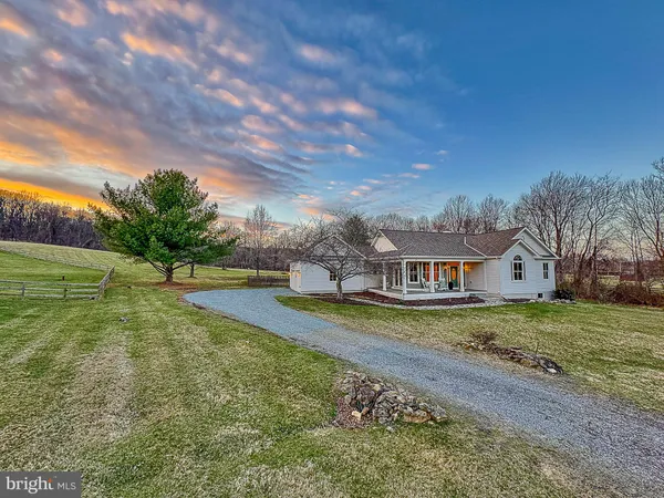 $1,095,000 | 35940 Birch Hollow Lane, Purcellville, VA 20132