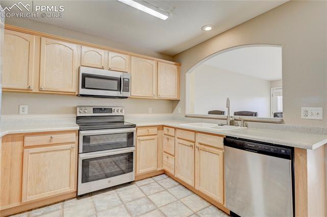 3619 Indigo Ridge Point Colorado Springs, CO 80910 - Photo 20 of 20 Kitchen