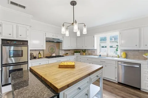 $475,000 | 2032 Charvais Drive, Lake Charles, LA 70601