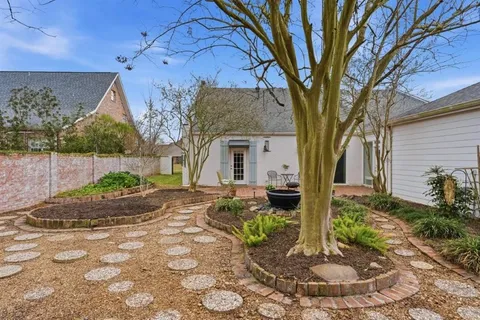 $475,000 | 2032 Charvais Drive, Lake Charles, LA 70601