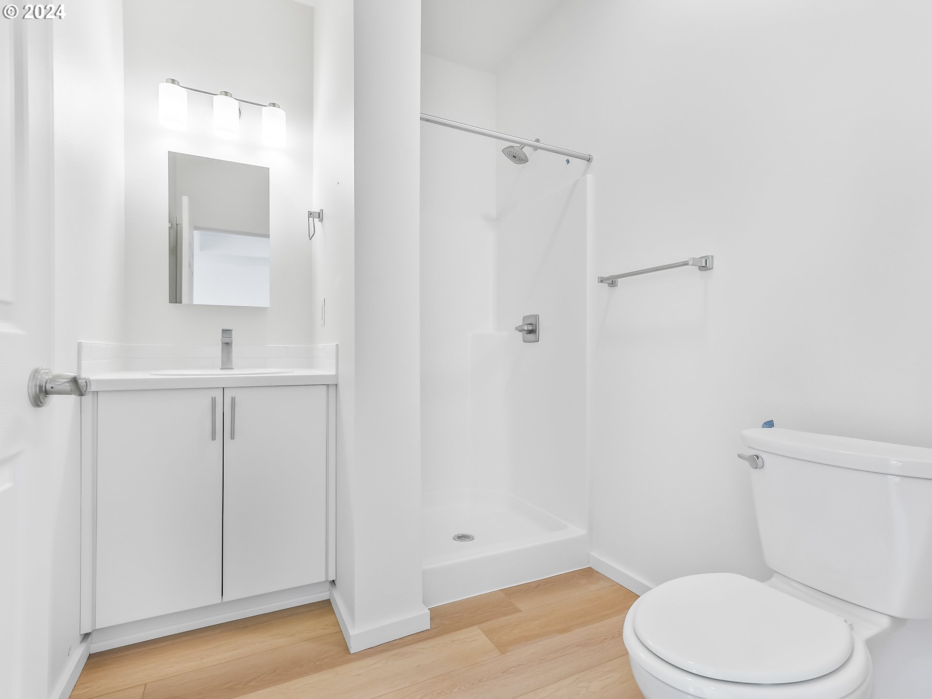 13405 Southeast Foster Road, Unit 10 Portland, OR 97236 - Photo 5 of 37 Gallery Image 5