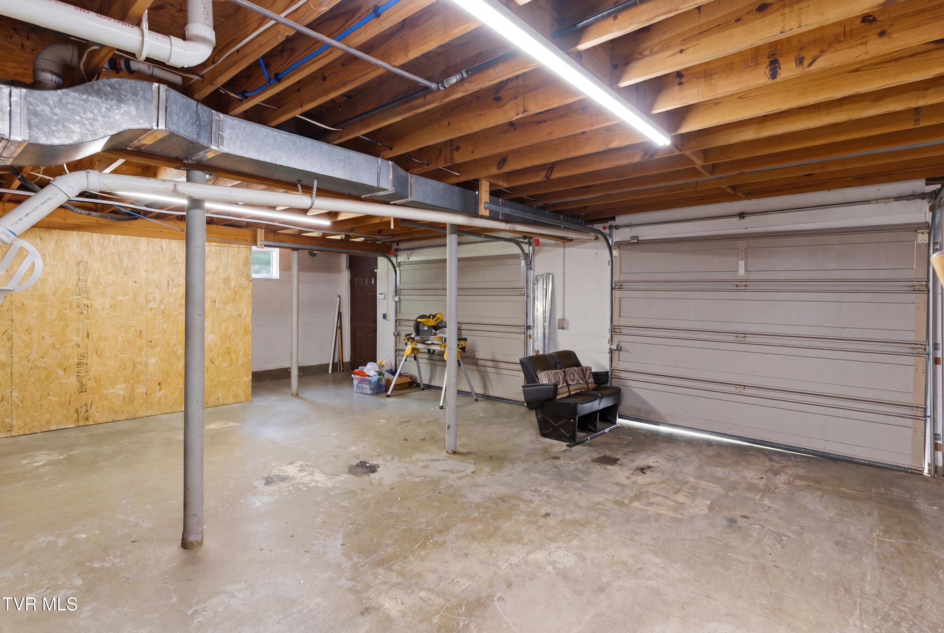 205 Spring Valley Road Unicoi, TN 37692 - Photo 27 of 38 DSC01565_declutter_68750ae5