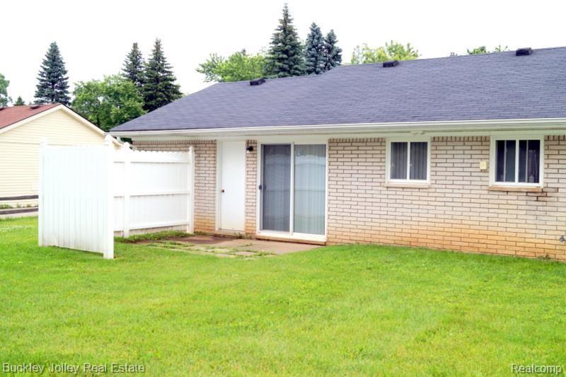 252 O'Doherty Road Brighton, MI 48116 - Photo 10 of 11 Concrete Patios