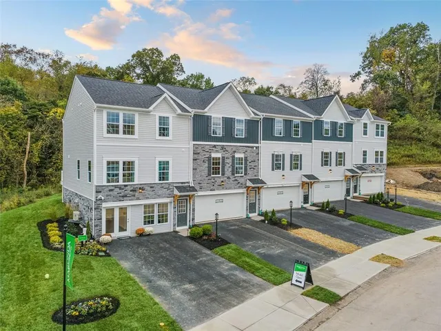 $349,990 | 2004 Canterbury Drive, Imperial, PA 15126