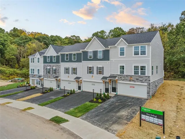 $349,990 | 2004 Canterbury Drive, Imperial, PA 15126