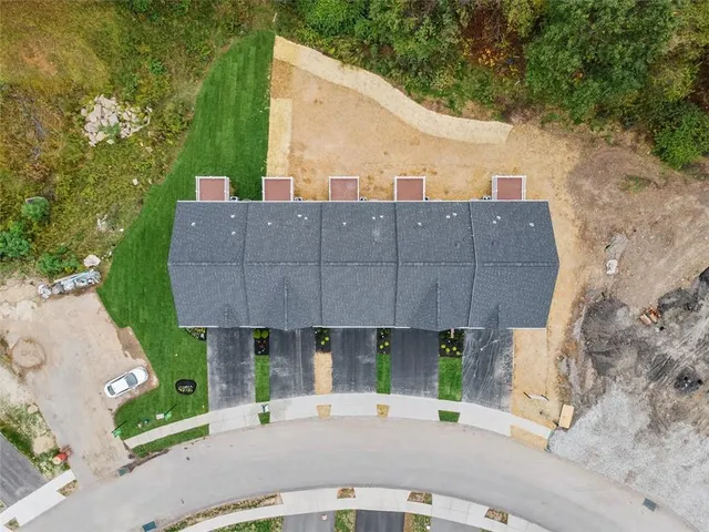 $349,990 | 2004 Canterbury Drive, Imperial, PA 15126