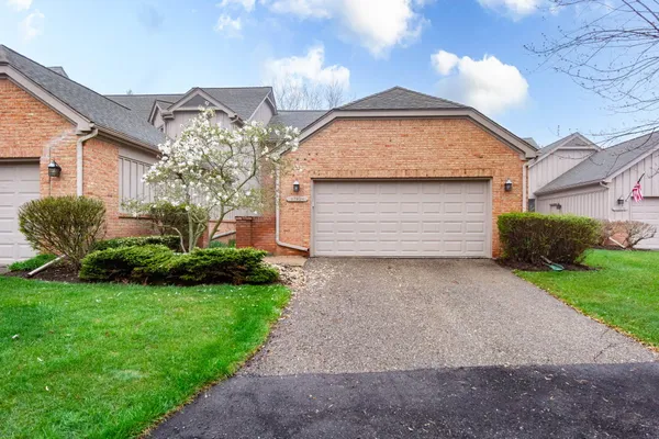 $390,000 | 37834 Siena Drive, Farmington, MI 48331