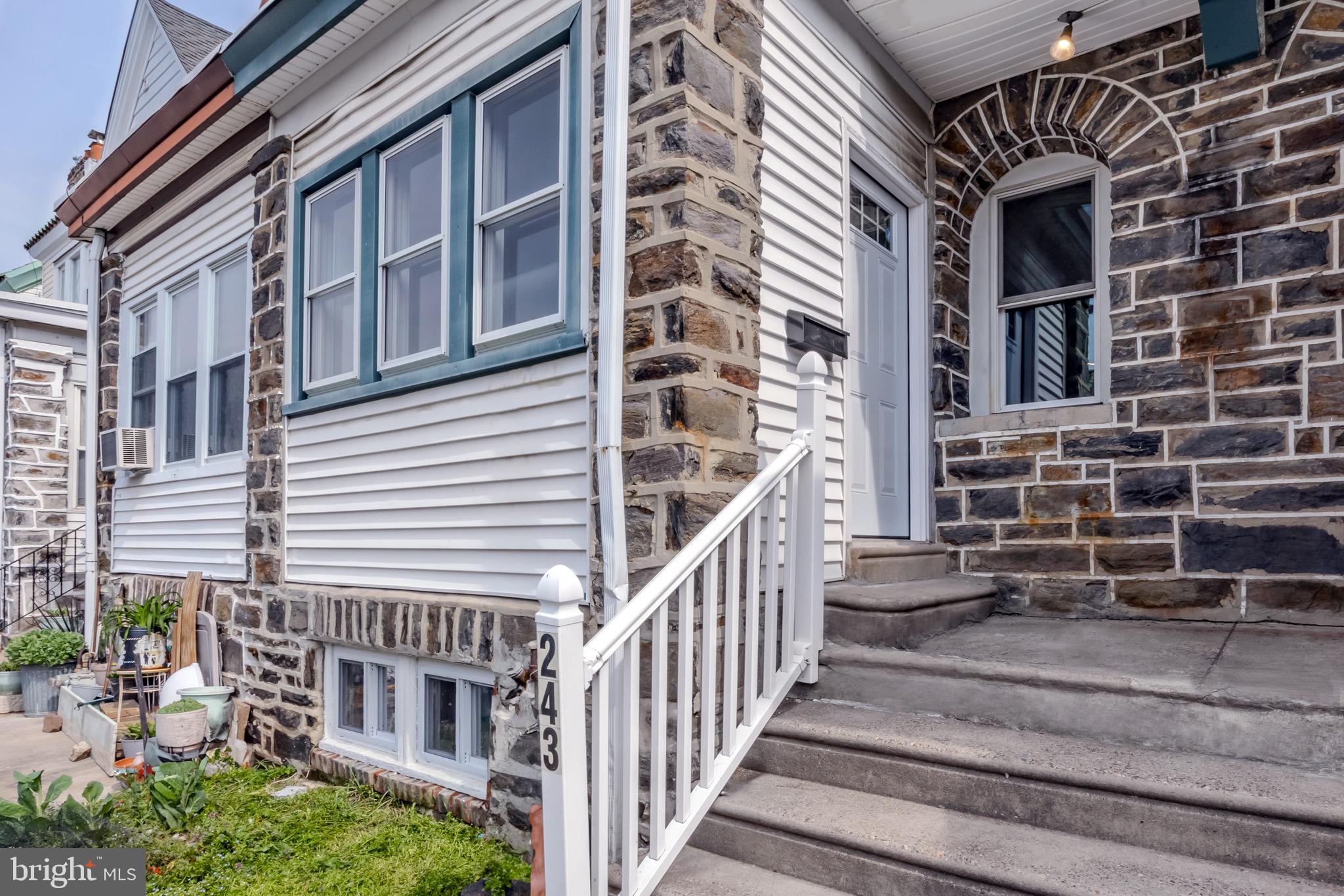 243 Avon Road Upper Darby, PA 19082 - Photo 2 of 27