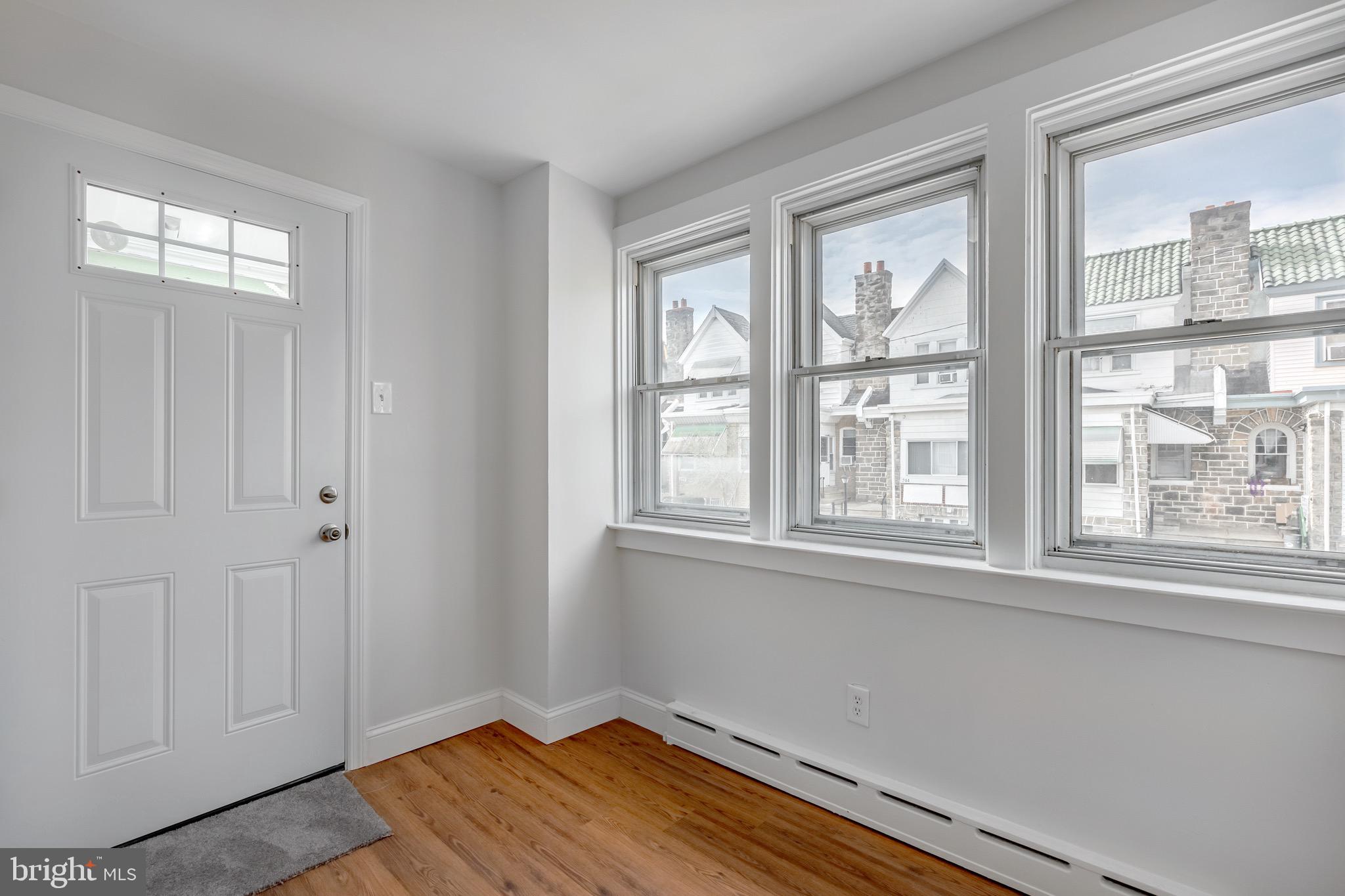 243 Avon Road Upper Darby, PA 19082 - Photo 4 of 27