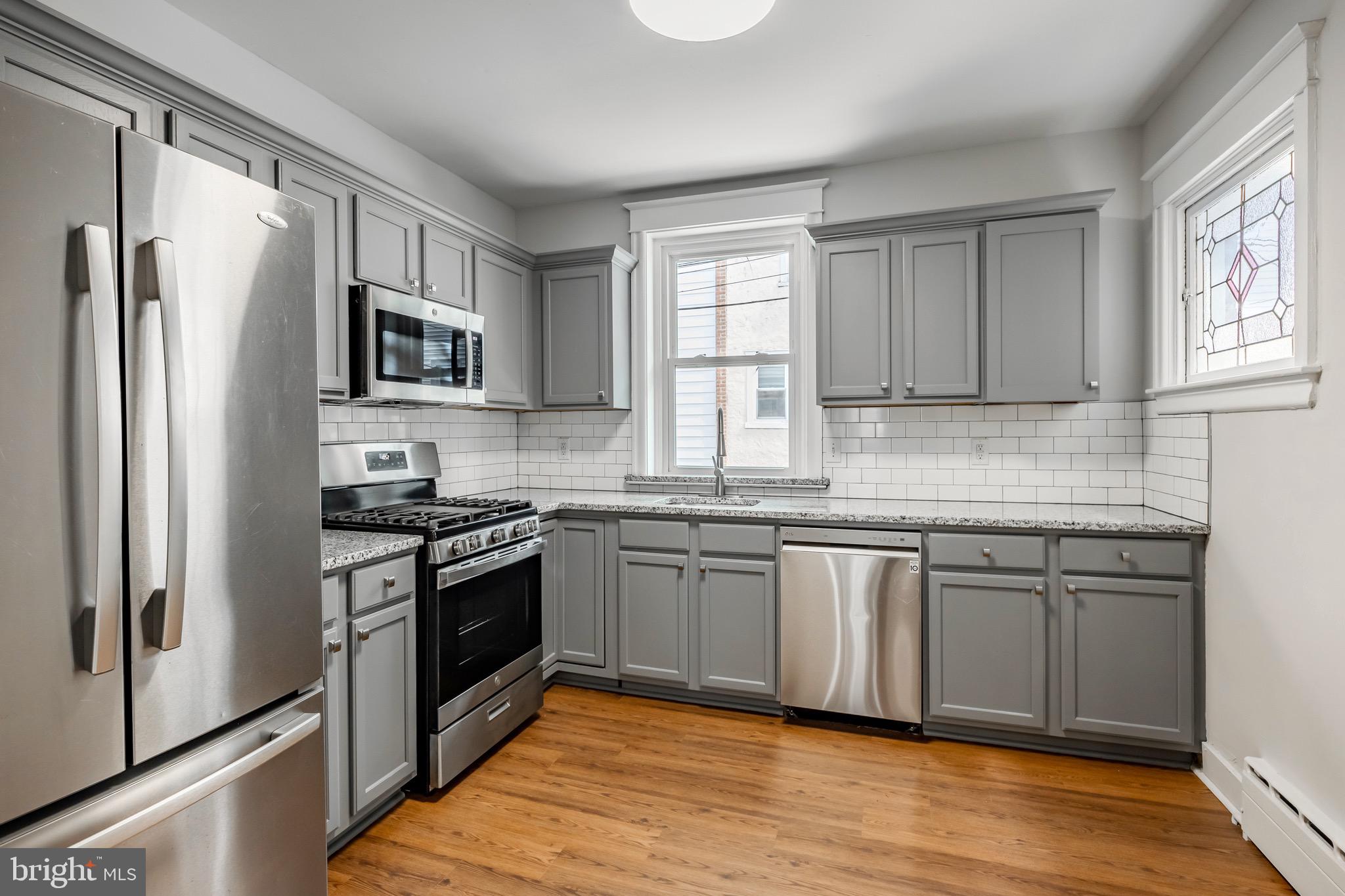 243 Avon Road Upper Darby, PA 19082 - Photo 9 of 27