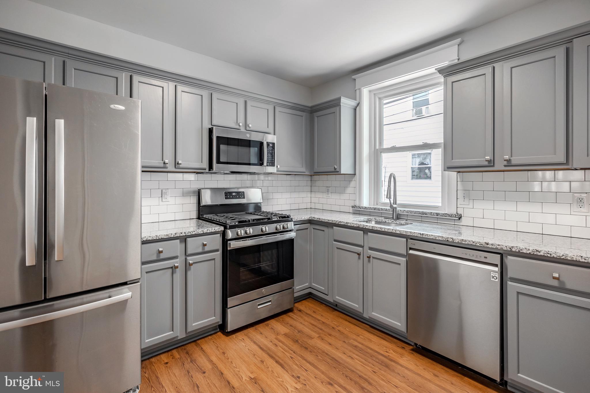 243 Avon Road Upper Darby, PA 19082 - Photo 10 of 27