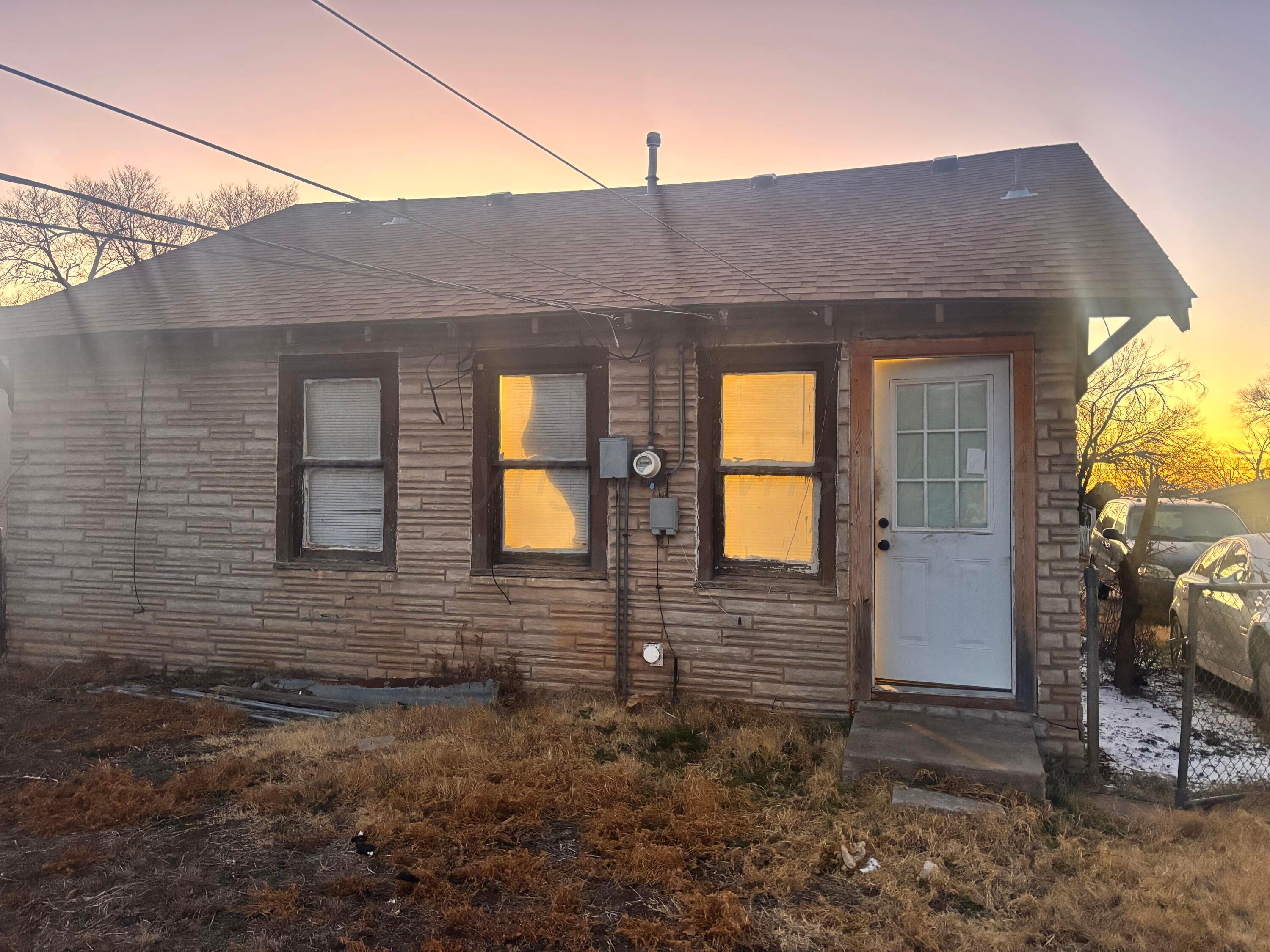105 South Alabama Street Amarillo, TX 79106 - Photo 2 of 5 a front view of a house