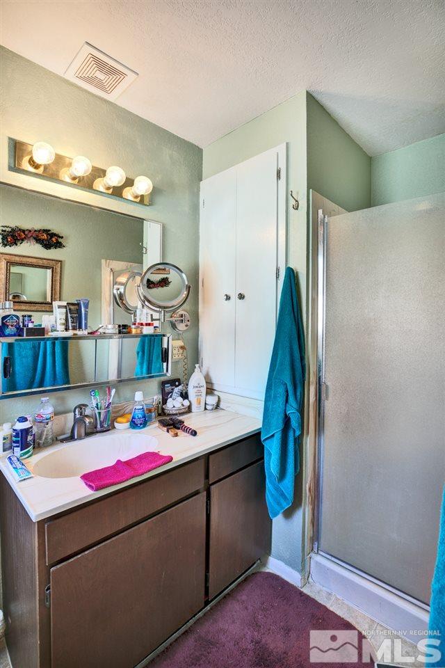 1096 Rice Road Fallon, NV 89406 - Photo 15 of 24 a utility room with dryer and washer