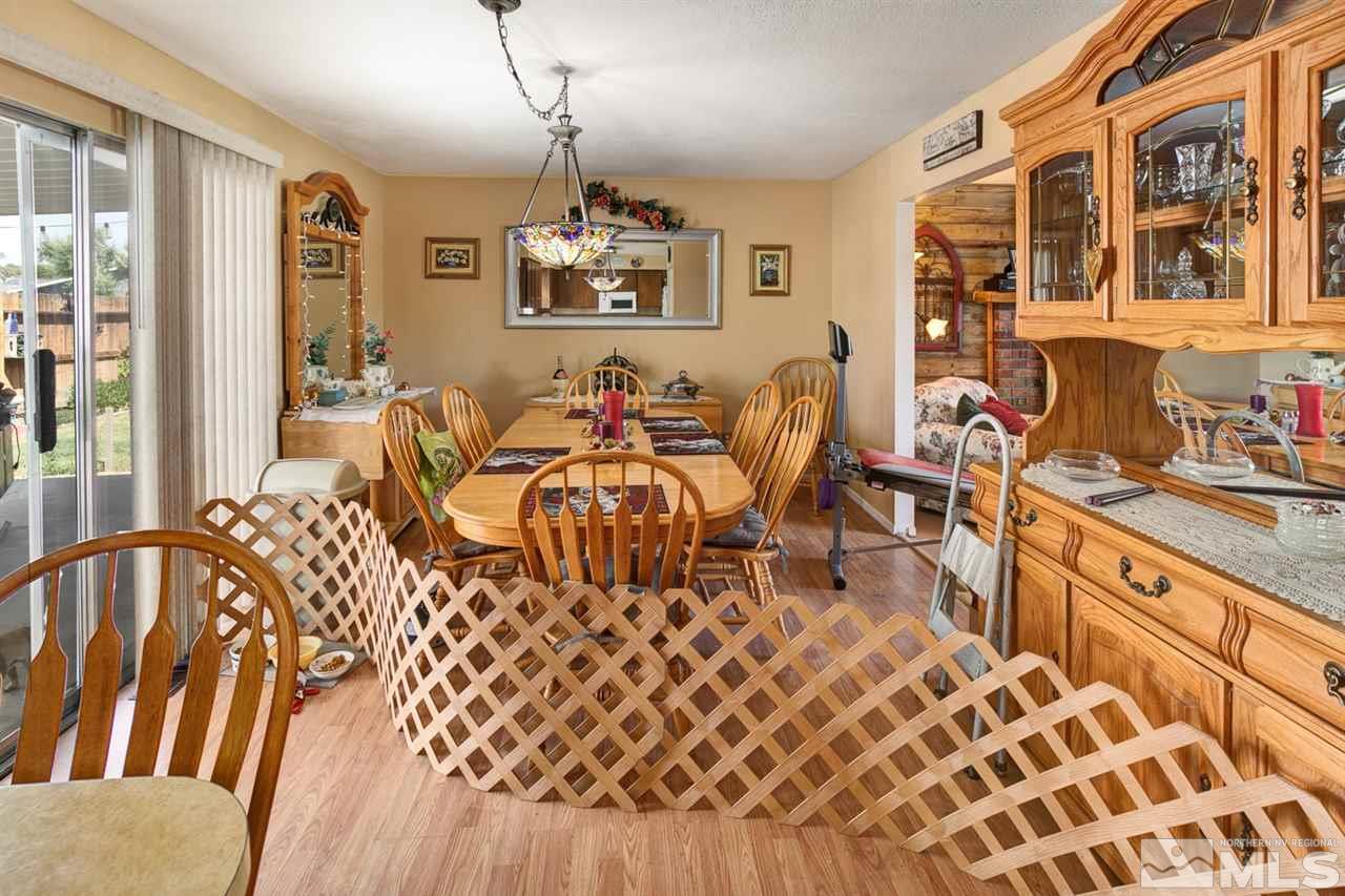 1096 Rice Road Fallon, NV 89406 - Photo 9 of 24 a very nice looking room with a large window