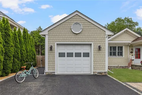 $1,495,000 | 104 Kay Boulevard, Newport, RI 02840